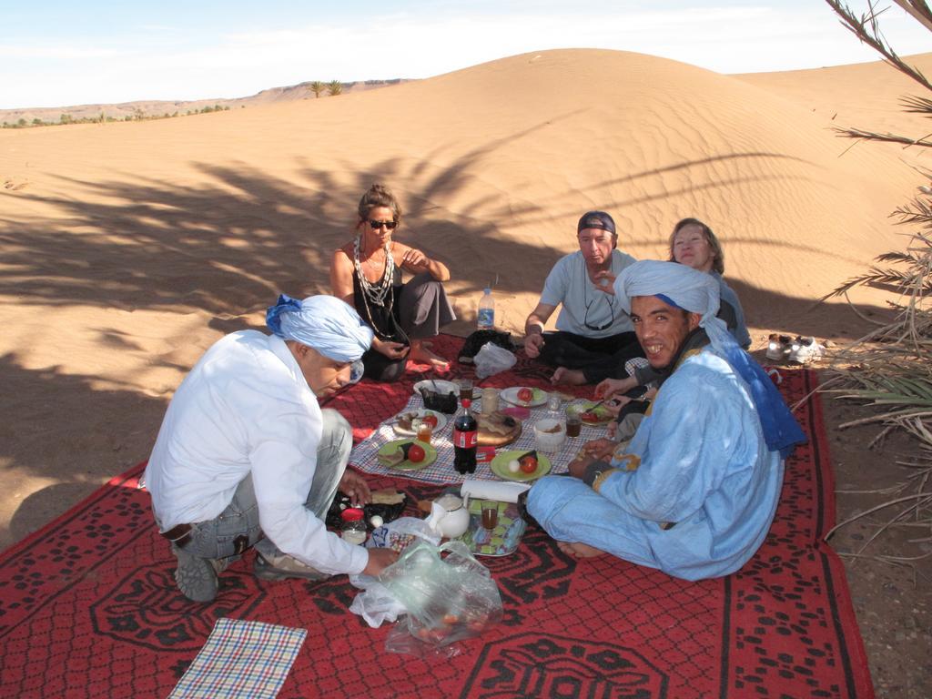 Bed and Breakfast Dar Paru M'Hamid El Ghizlane Exterior foto